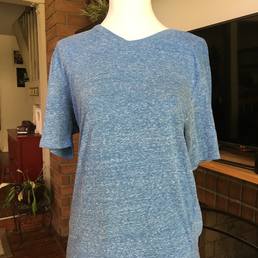 Mens American Rag V-Neck Size Medium